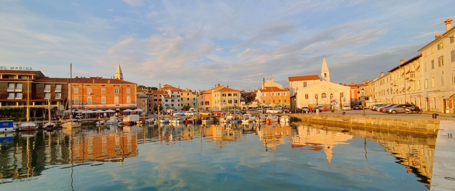Izola Senior
